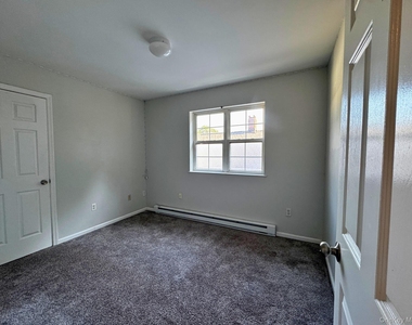 33 Fowler Avenue - Photo Thumbnail 11