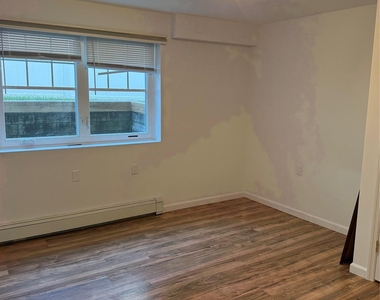 68 Virginia Ave - Photo Thumbnail 2