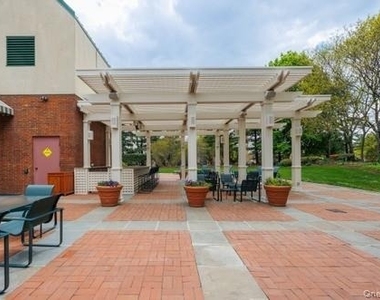 111 Cherry Valley - Photo Thumbnail 17