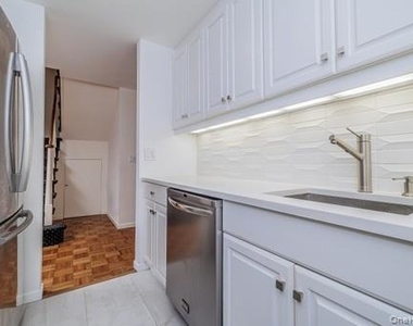 111 Cherry Valley - Photo Thumbnail 6
