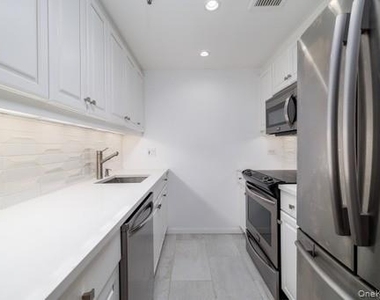 111 Cherry Valley - Photo Thumbnail 5