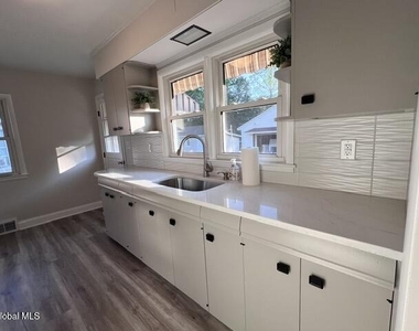 3936 Albany Street - Photo Thumbnail 7