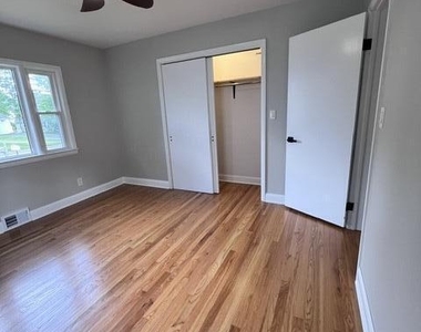 3936 Albany Street - Photo Thumbnail 16