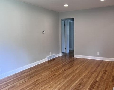 3936 Albany Street - Photo Thumbnail 18