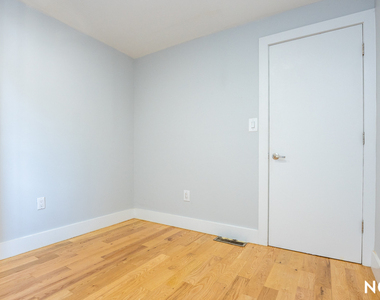 375 Vernon Ave 11206 - Photo Thumbnail 10
