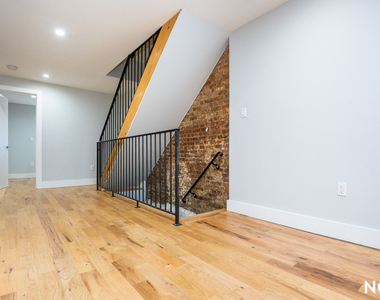 375 Vernon Ave 11206 - Photo Thumbnail 15