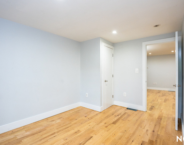375 Vernon Ave 11206 - Photo Thumbnail 6