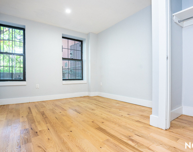 375 Vernon Ave 11206 - Photo Thumbnail 5