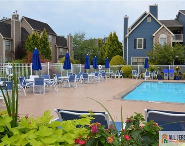 244 Crosspointe Drive - Photo Thumbnail 15