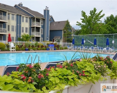 244 Crosspointe Drive - Photo Thumbnail 14