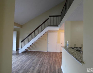 1618 Aspen Drive - Photo Thumbnail 5