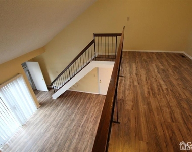 1618 Aspen Drive - Photo Thumbnail 9