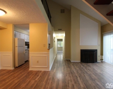 1618 Aspen Drive - Photo Thumbnail 2