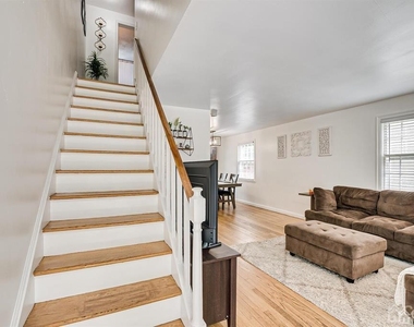 5 Mayfield Place - Photo Thumbnail 2