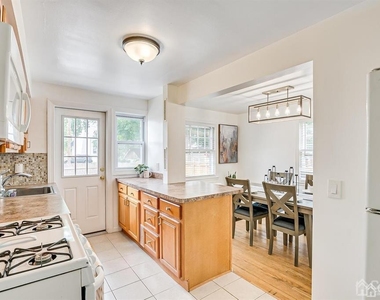 5 Mayfield Place - Photo Thumbnail 7