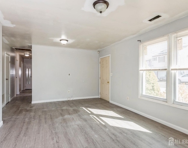 58 Dodd Street - Photo Thumbnail 4