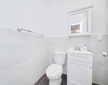 331 W 43rd Street - Photo Thumbnail 4