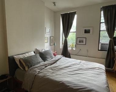 221 Van Brunt Street - Photo Thumbnail 4