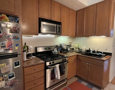 221 Van Brunt Street - Photo Thumbnail 3