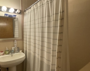 221 Van Brunt Street - Photo Thumbnail 5