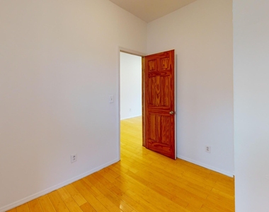 20 Spring Street - Photo Thumbnail 4