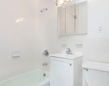 1556 York Avenue - Photo Thumbnail 2