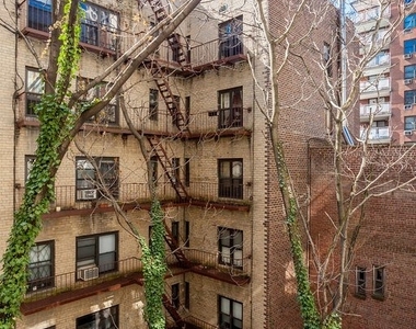 1560 York Avenue - Photo Thumbnail 4