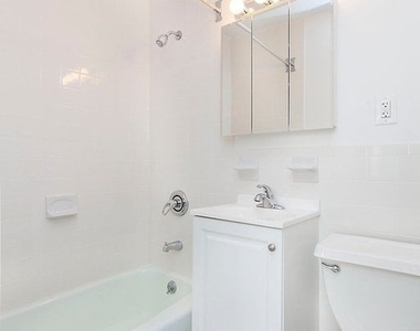 1560 York Avenue - Photo Thumbnail 3