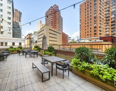 127 4th Avenue - Photo Thumbnail 6