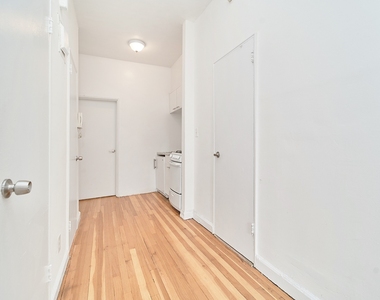 353 W 44th Street - Photo Thumbnail 4
