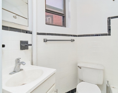 353 W 44th Street - Photo Thumbnail 9