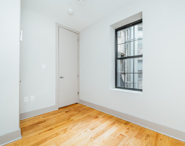 292 Bedford Ave 11249 - Photo Thumbnail 4