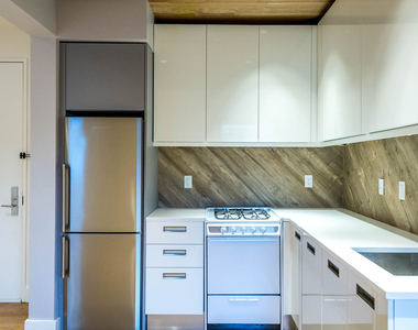 69 Ten Eyck St 11206 - Photo Thumbnail 3