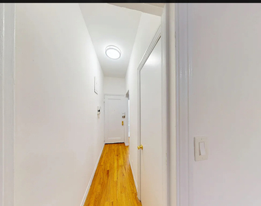 East 93rd  Street - Photo Thumbnail 4