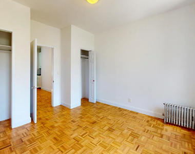 West 50th Street - Photo Thumbnail 3