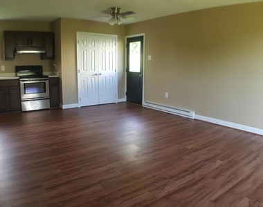 200 Peach Tree Drive - Photo Thumbnail 2