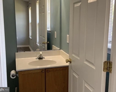 100 Quince Tree Drive - Photo Thumbnail 8