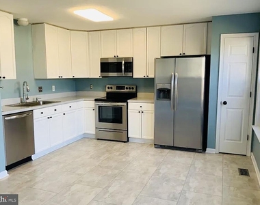 100 Quince Tree Drive - Photo Thumbnail 2