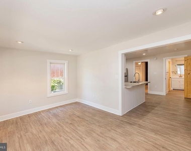 550 N Loudoun Street - Photo Thumbnail 14