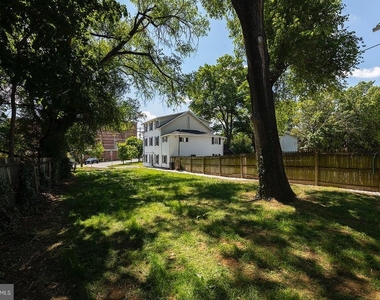 550 N Loudoun Street - Photo Thumbnail 17