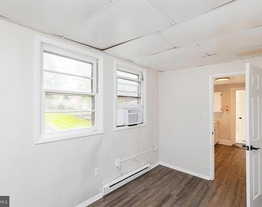 545 N Loudoun Street - Photo Thumbnail 4