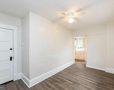 545 N Loudoun Street - Photo Thumbnail 2