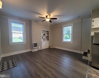 537 N Loudoun Street - Photo Thumbnail 4