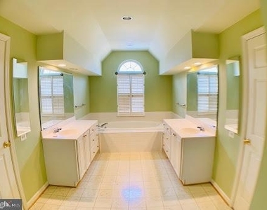 47 Montgomery Drive - Photo Thumbnail 8