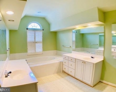 47 Montgomery Drive - Photo Thumbnail 11