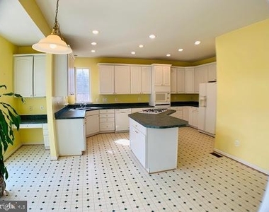 47 Montgomery Drive - Photo Thumbnail 3