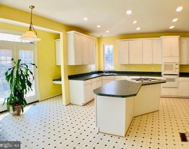 47 Montgomery Drive - Photo Thumbnail 1
