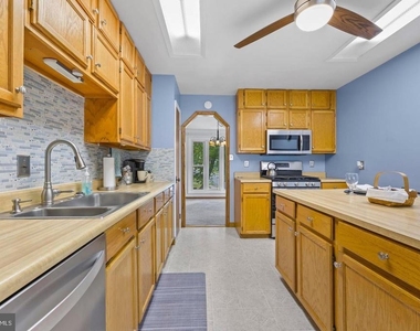 13501 Kelmont Court - Photo Thumbnail 6
