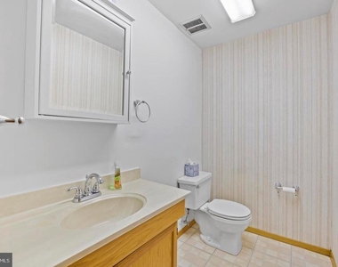 13501 Kelmont Court - Photo Thumbnail 23