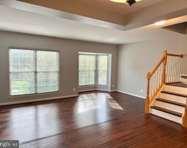 11539 Bertram Street - Photo Thumbnail 4